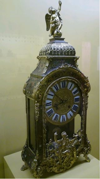 Horloge_Paris en vitrine